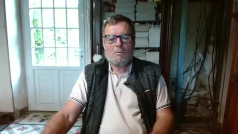 Snapshot of _123_voyeur_ chatting on October 3, 2025, 10:01 am _123_voyeur_ online show from October 3, 2025, 10:01 am