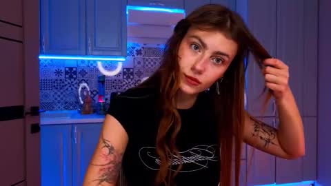 Snapshot of _a_n_n_y_ chatting on October 10, 2025, 9:14 pm Willow online show from October 10, 2025, 9:14 pm