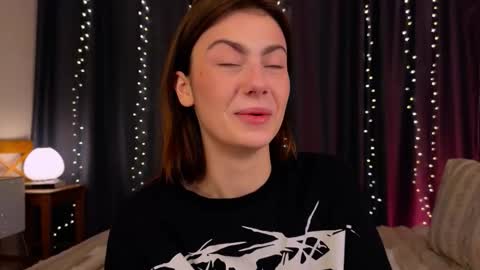 Snapshot of _a_n_n_y_ chatting on February 7, 2026, 9:40 pm Willow online show from February 7, 2026, 9:40 pm