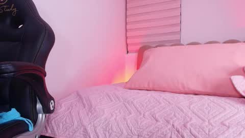  abby rouss online show from November 25, 2025, 3:06 am