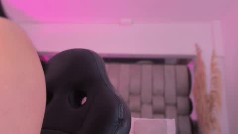 Snapshot of _abbymiller_ chatting on October 27, 2025, 12:09 pm Abbye Miller online show from October 27, 2025, 12:09 pm