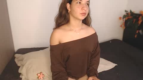 _abrill_20 online show from May 4, 2026, 4:14 pm