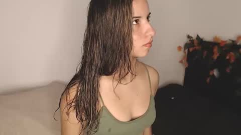 _abrill_20 online show from May 10, 2026, 1:44 am
