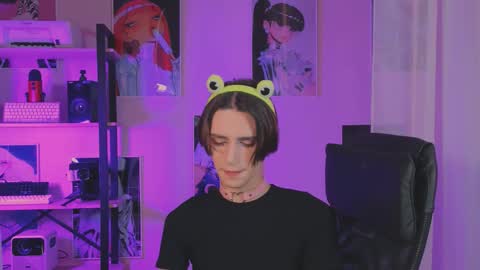 Snapshot of _adrian_the_one chatting on October 12, 2025, 5:17 am adrian online show from October 12, 2025, 5:17 am