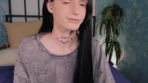 adrian online show from March 15, 2026, 5:24 am