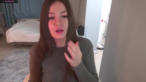 Emy online show from October 20, 2025, 6:36 am