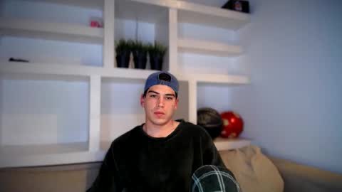 _aesthetic online show from November 18, 2025, 7:18 pm