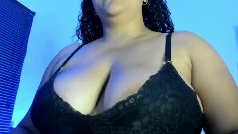 _aithanaa_ online show from May 4, 2026, 7:21 pm