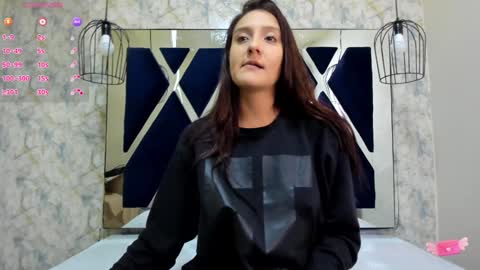 Snapshot of _alaia_collway_ chatting on December 2, 2024, 11:56 am Alaia online show from December 2, 2024, 11:56 am