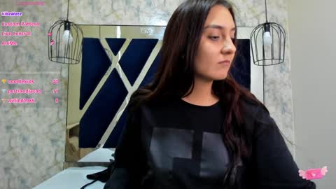 Snapshot of _alaia_collway_ chatting on December 2, 2024, 6:21 pm Alaia online show from December 2, 2024, 6:21 pm