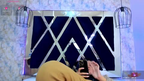 Snapshot of _alaia_collway_ chatting on December 3, 2024, 11:44 am Alaia online show from December 3, 2024, 11:44 am