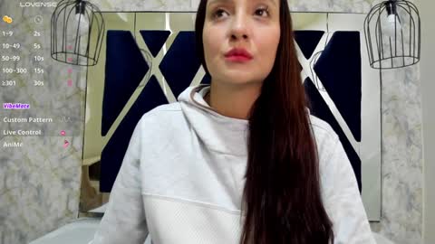 Snapshot of _alaia_collway_ chatting on December 6, 2024, 11:44 am Alaia online show from December 6, 2024, 11:44 am
