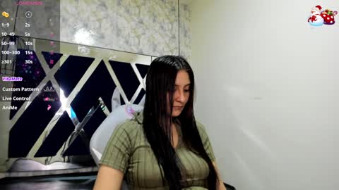 Snapshot of _alaia_collway_ chatting on December 13, 2024, 11:34 am Alaia online show from December 13, 2024, 11:34 am