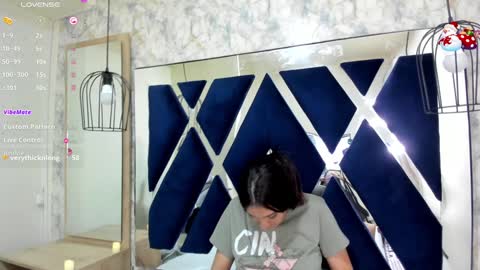 Snapshot of _alaia_collway_ chatting on December 16, 2024, 5:22 pm Alaia online show from December 16, 2024, 5:22 pm