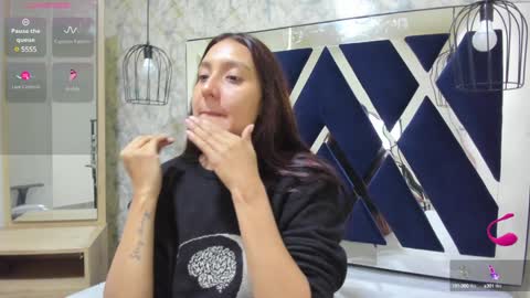 Snapshot of _alaia_collway_ chatting on January 13, 2025, 12:02 pm Alaia online show from January 13, 2025, 12:02 pm
