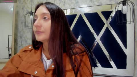 Snapshot of _alaia_collway_ chatting on January 20, 2025, 11:56 am Alaia online show from January 20, 2025, 11:56 am