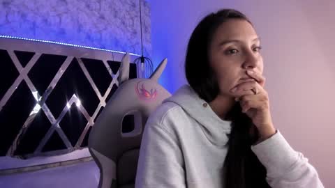 Snapshot of _alaia_collway_ chatting on January 30, 2025, 12:06 pm Alaia online show from January 30, 2025, 12:06 pm