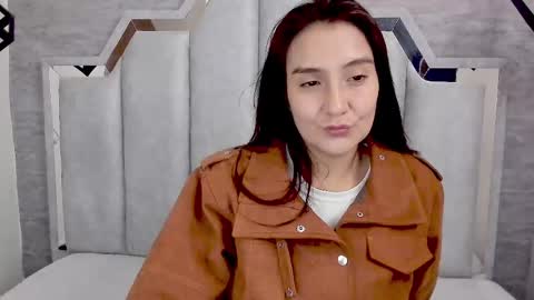 Snapshot of _alaia_collway_ chatting on February 18, 2025, 12:17 pm Alaia online show from February 18, 2025, 12:17 pm