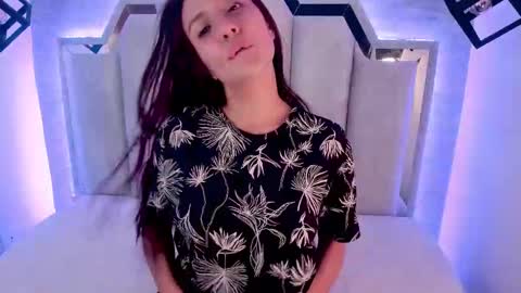 Snapshot of _alaia_collway_ chatting on February 26, 2025, 11:41 am Alaia online show from February 26, 2025, 11:41 am