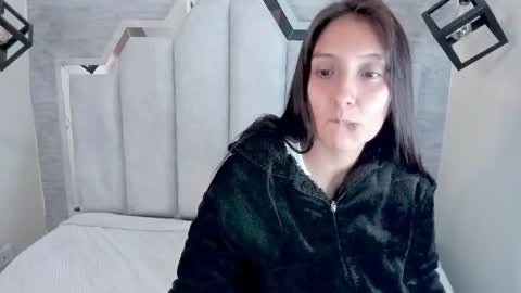Snapshot of _alaia_collway_ chatting on February 27, 2025, 11:52 am Alaia online show from February 27, 2025, 11:52 am