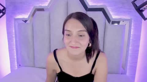 Snapshot of _alaia_collway_ chatting on March 5, 2025, 2:56 pm Alaia online show from March 5, 2025, 2:56 pm