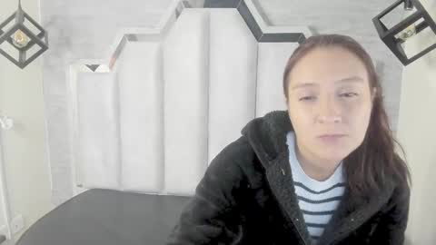 Snapshot of _alaia_collway_ chatting on March 7, 2025, 12:01 pm Alaia online show from March 7, 2025, 12:01 pm