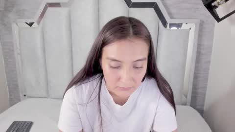Snapshot of _alaia_collway_ chatting on March 10, 2025, 2:59 pm Alaia online show from March 10, 2025, 2:59 pm