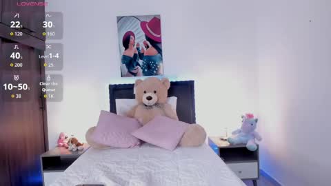 _alana_grey_ online show from May 6, 2026, 1:05 pm