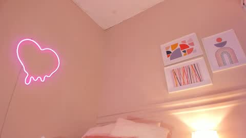 _aleja_x online show from October 9, 2025, 11:41 am