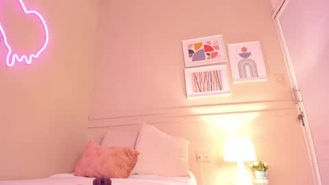 _aleja_x online show from October 21, 2025, 11:33 am