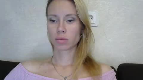 Snapshot of _alex1819 chatting on October 14, 2025, 7:09 am _alex1819 online show from October 14, 2025, 7:09 am