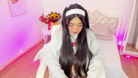 Alicia Harper  online show from September 10, 2025, 8:31 pm
