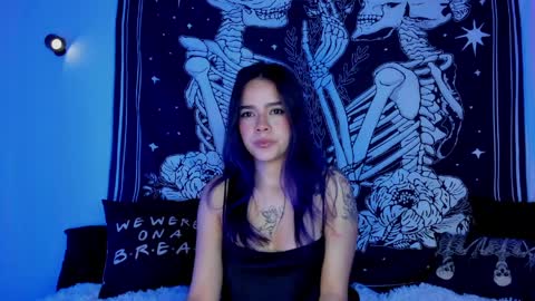 _alicesasha_ online show from April 1, 2026, 7:09 am