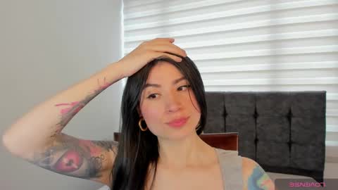  Alice  online show from September 21, 2025, 5:58 pm