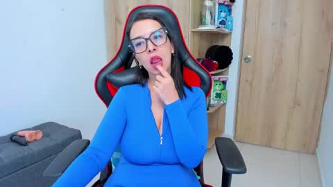 AMANDA online show from September 21, 2025, 7:04 pm