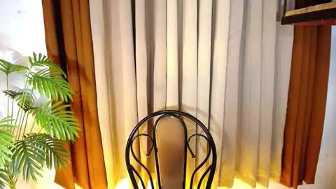 Snapshot of _amyspanks18_ chatting on October 22, 2025, 4:51 pm Amy online show from October 22, 2025, 4:51 pm