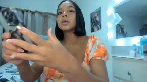 Snapshot of _analia chatting on April 28, 2026, 1:04 am Analia online show from April 28, 2026, 1:04 am