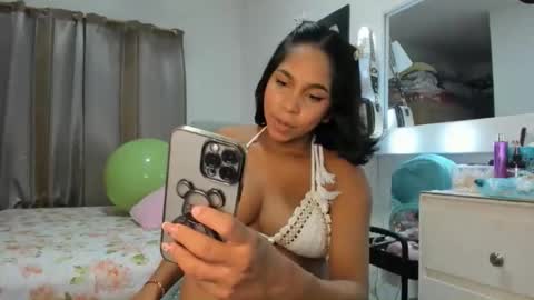 Snapshot of _analia chatting on June 10, 2026, 1:17 am Analia online show from June 10, 2026, 1:17 am