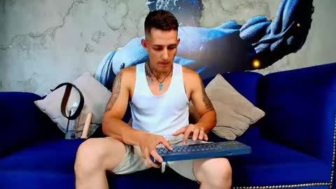 Snapshot of _angel_rivera chatting on April 14, 2026, 6:36 pm Angel Rivera online show from April 14, 2026, 6:36 pm