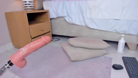 ngela  online show from January 30, 2025, 2:47 pm