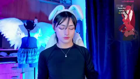 Angell Dustt  online show from June 16, 2026, 11:51 pm