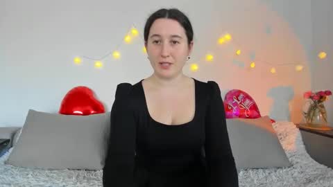 Anna online show from April 21, 2026, 12:33 pm