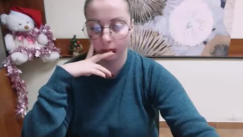 Snapshot of _annabelle_lee chatting on December 17, 2024, 10:44 am Anna online show from December 17, 2024, 10:44 am