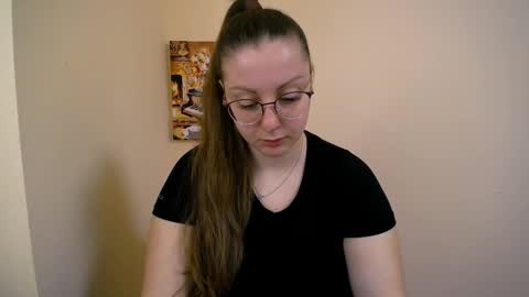 Snapshot of _annabelle_lee chatting on January 28, 2025, 7:43 am Anna online show from January 28, 2025, 7:43 am