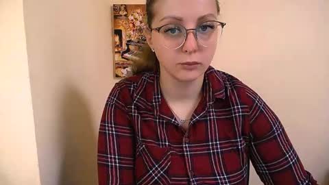 Snapshot of _annabelle_lee chatting on September 19, 2025, 6:26 am Anna online show from September 19, 2025, 6:26 am
