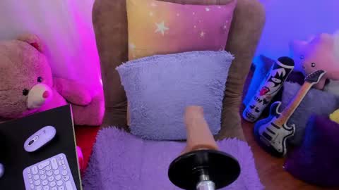 _antonella_dreams online show from May 3, 2026, 11:49 am