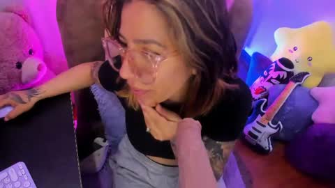 _antonella_dreams online show from June 22, 2026, 8:28 pm