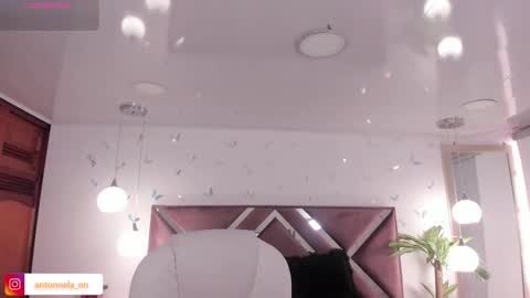 antonnela online show from November 24, 2025, 3:45 pm