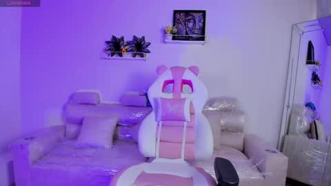    online show from April 25, 2026, 12:19 pm