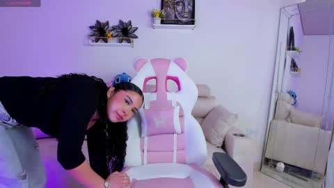    online show from May 4, 2026, 12:23 pm